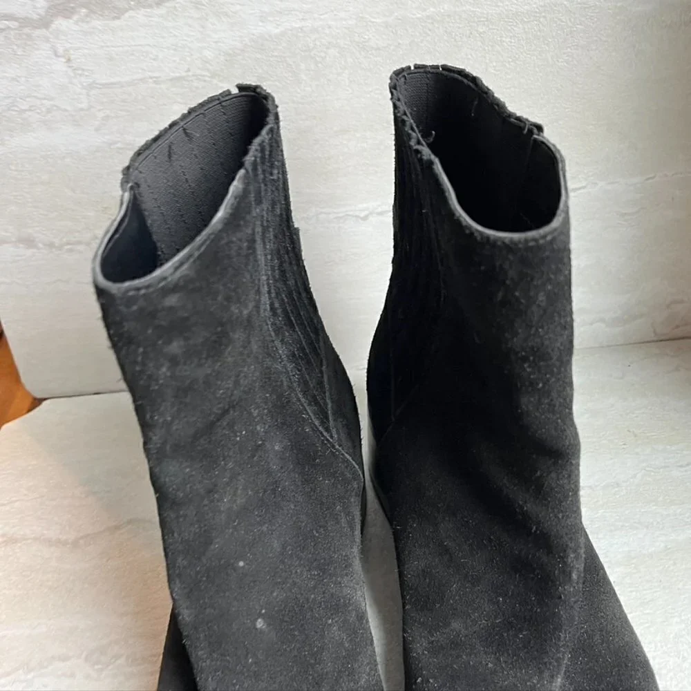 ** Dolce Vita Layton Black Suede Block Heel Almond Toe Ankle Bootie Women